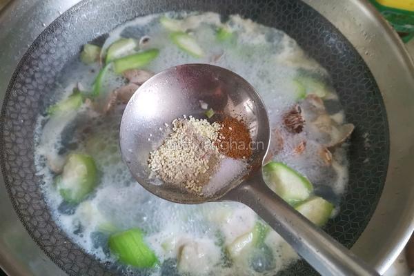 花蛤丝瓜汤的做法图解12