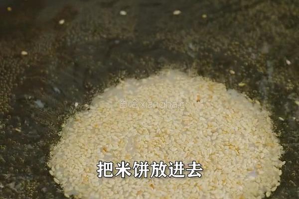 隔夜剩米饭做成糖霜锅巴 香甜酥脆 小孩超爱吃的做法图解4