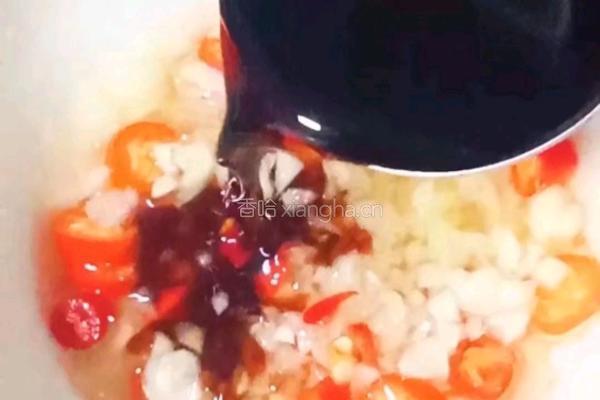 凉拌腐竹木耳的做法图解7