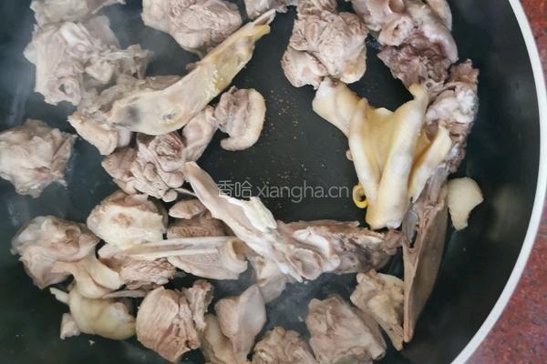 柱侯酱焖鸭的做法图解3