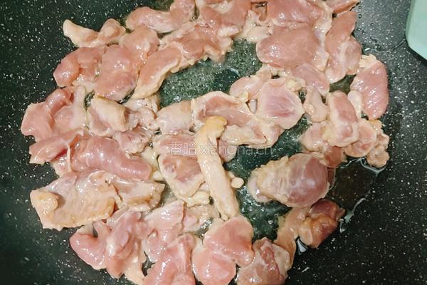 平菇炒肉的做法图解2