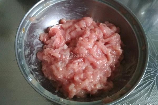 酸菜炒肉丝的做法图解6