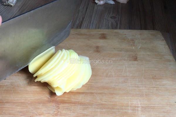 凉拌土豆丝的做法图解1