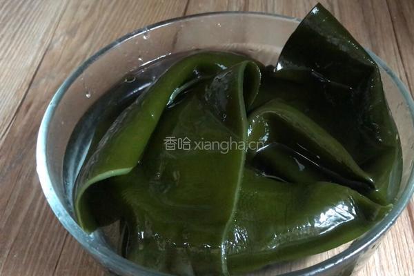 山药海带脊骨汤的做法图解3