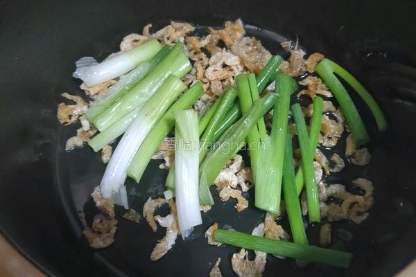海鲜菇豆腐汤的做法图解2