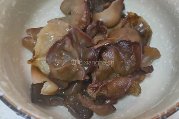 木耳拌黄瓜的做法图解1