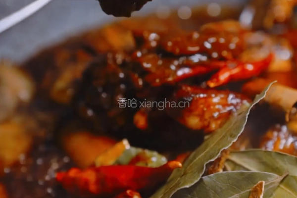南乳黄豆焖猪尾排骨的做法图解4