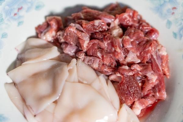 美味酱香锅的做法图解1