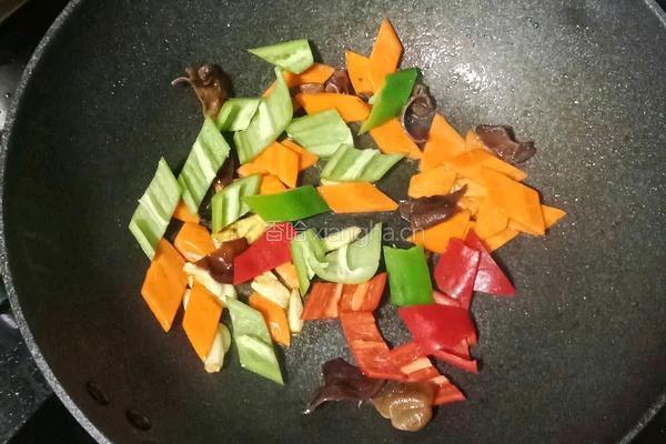 杂蔬炒豆腐的做法图解7