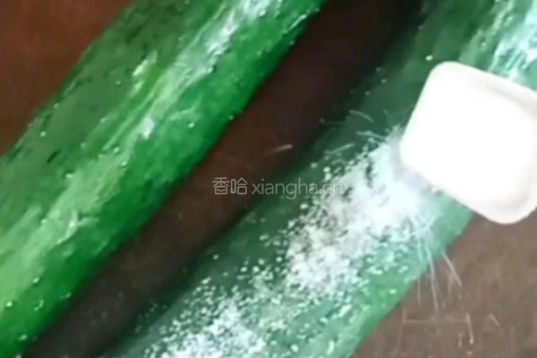 拍黄瓜的做法图解1