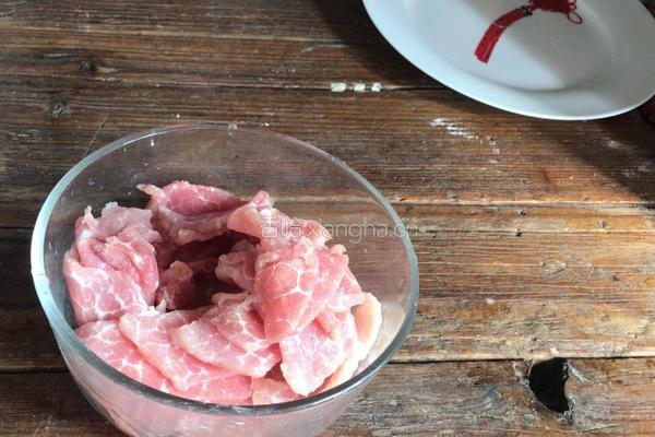 荷兰豆炒瘦肉的做法图解3