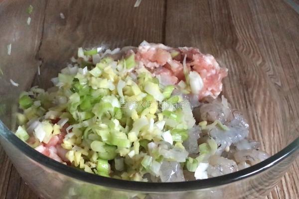 鲜虾馄饨的做法图解3