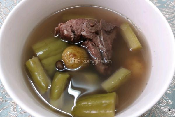 黑豆苦瓜排骨汤的做法图解5