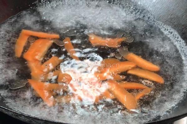 五花肉炒荷兰豆的做法图解7