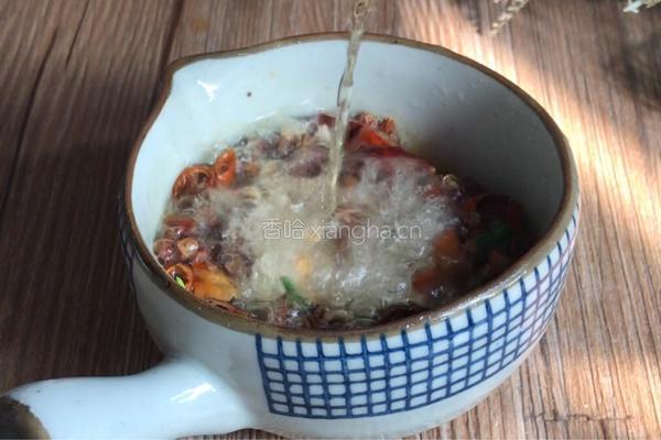 皮蛋豆腐的做法图解4