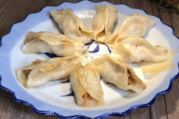 红萝卜牛肉锅贴的做法图解22