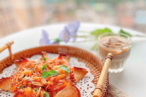 泡菜吞拿鱼花轮薄脆pizza--花样美味的做法图解5