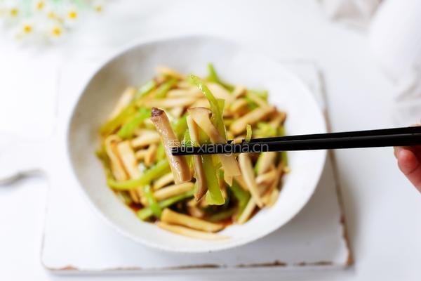 青椒炒杏鲍菇的做法图解11