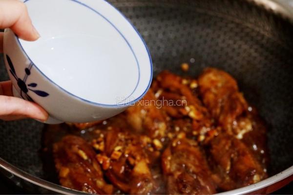 蒜香蜜汁鸡翅的做法图解8