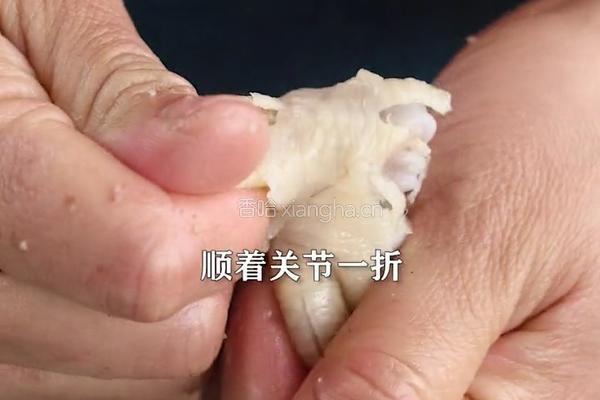 柠檬酸辣无骨鸡爪 当零食和下酒菜都好吃的做法图解6