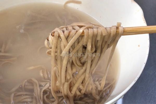 火腿鸡蛋拌面的做法图解6