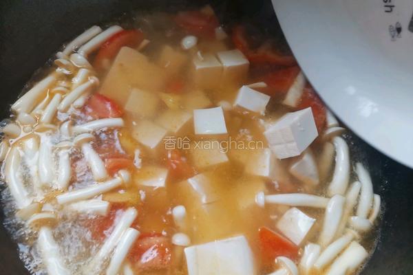 白玉菇豆腐汤的做法图解9
