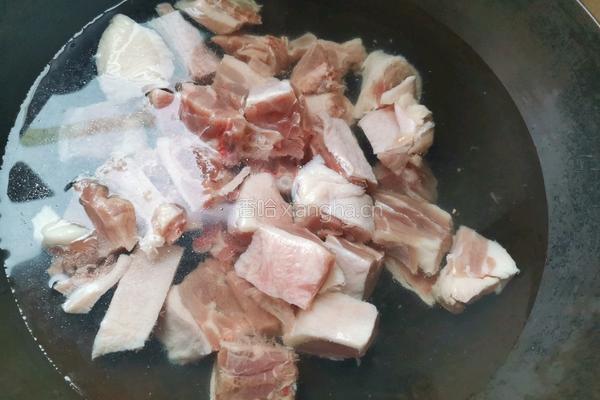 土豆炖鸭腿的做法图解2