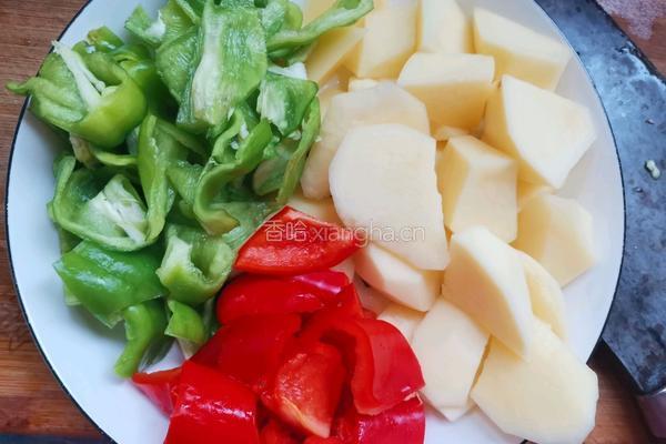 土豆炖鸭腿的做法图解4
