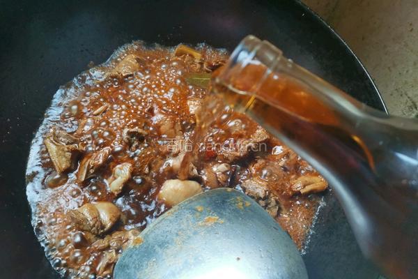 土豆炖鸭腿的做法图解10