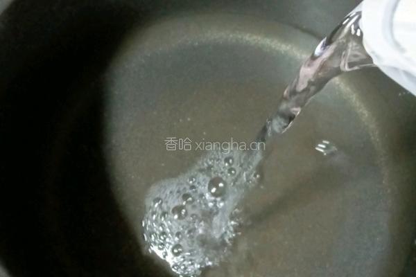 牛奶西瓜西米露的做法图解1