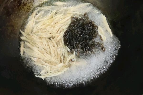 紫菜腐竹汤的做法图解2