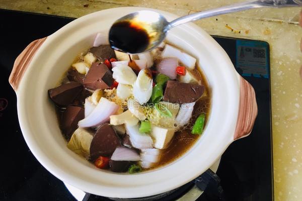 砂锅鸭血炖豆腐的做法图解6