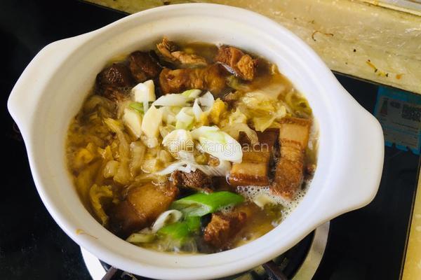 砂锅红烧肉炖酸菜的做法图解6