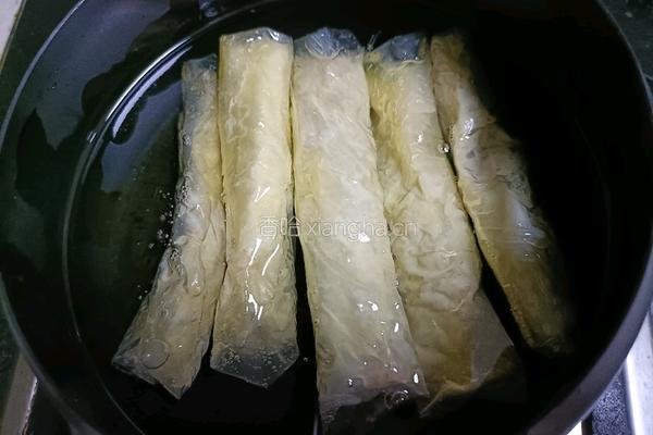 虾仁腐皮卷的做法图解16