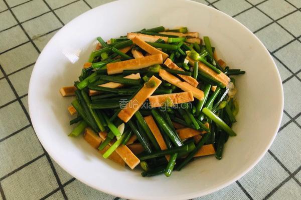 韭菜苔炒豆干的做法图解8