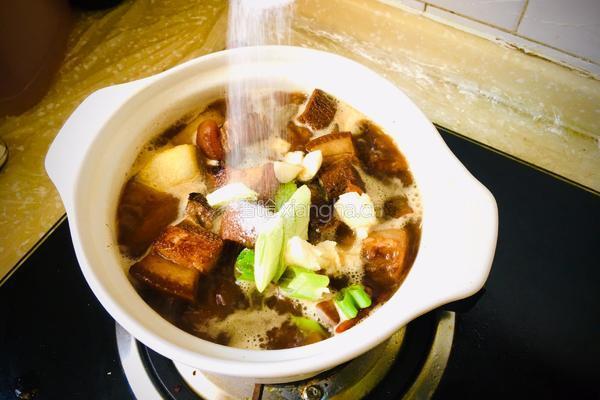 砂锅红烧肉炖冬瓜的做法图解6