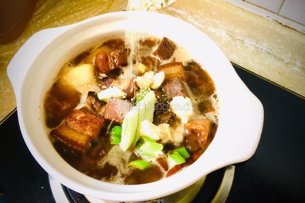 砂锅红烧肉炖冬瓜的做法图解7
