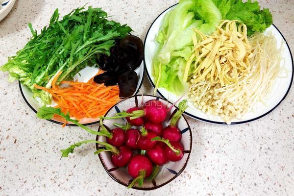 虾仁拌食蔬的做法图解2