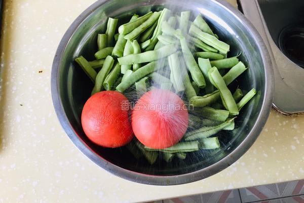 蒸豆角卤面的做法图解1
