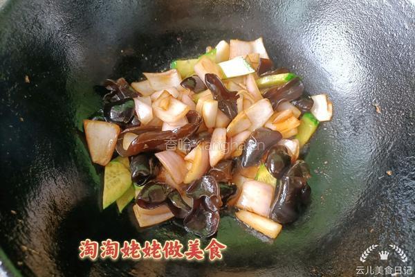 洋葱木耳炒鸡蛋的做法图解7