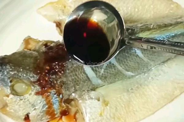 清蒸黄花鱼的做法图解12