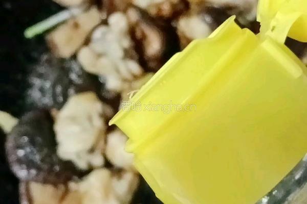 香菇土豆烧鸡腿的做法图解7