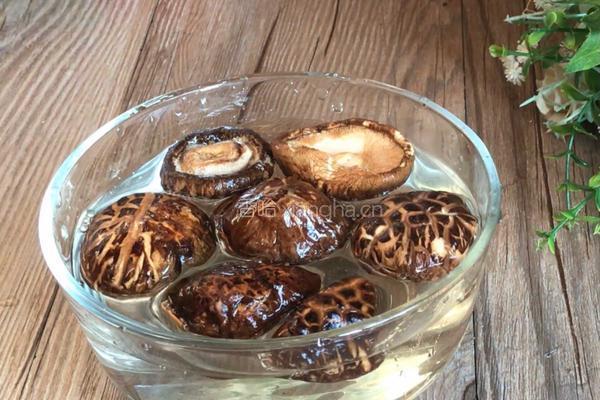香菇土豆烧鸡的做法图解2