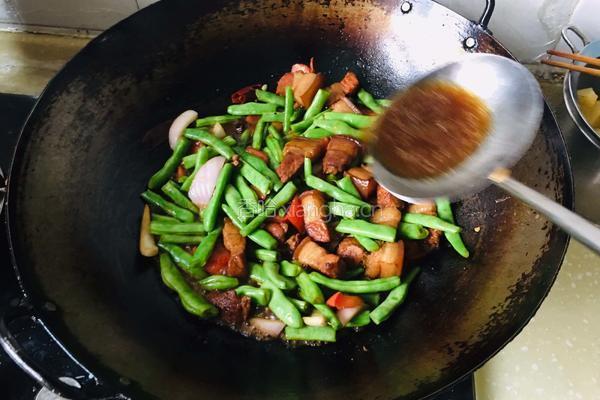 红烧肉焖面的做法图解10