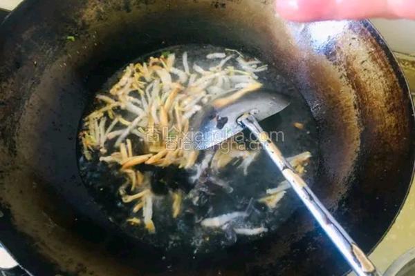 酸辣肉丝汤的做法图解4