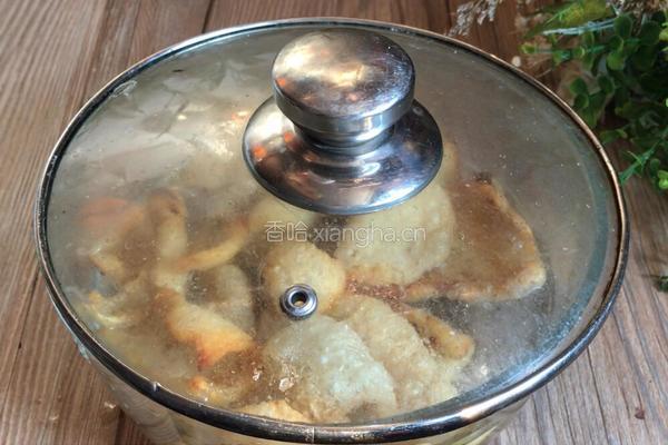 番茄猪血肉皮汤的做法图解2