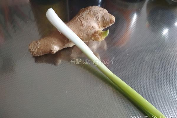 豆角炒肉丁的做法图解2