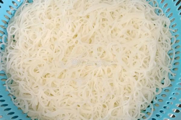 韭菜豆芽炒米粉的做法图解7