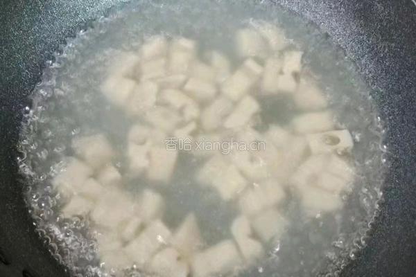 双椒炒莲藕的做法图解3