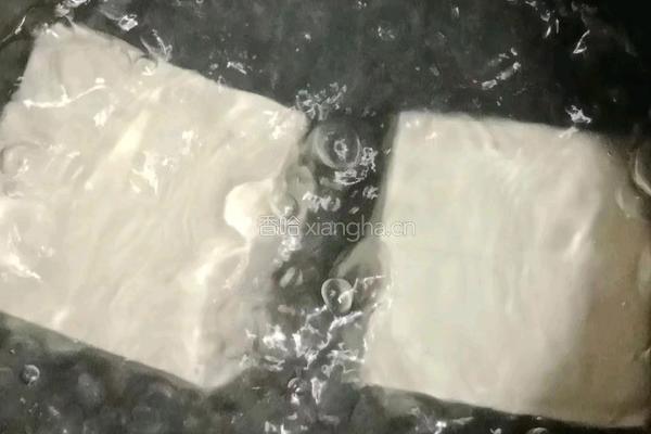 番茄豆腐瘦肉汤的做法图解3